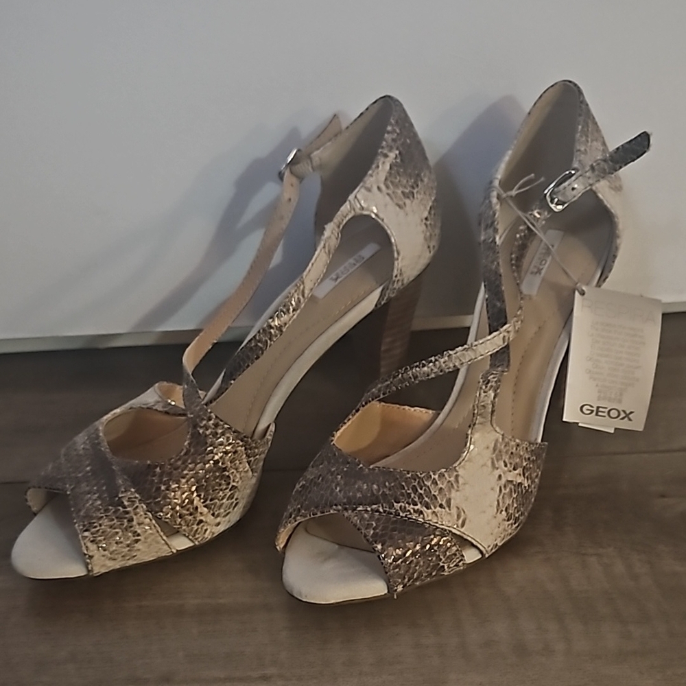 Geox EU Size 39 Heels